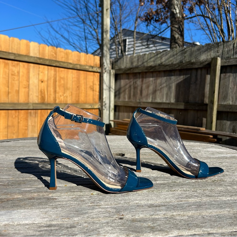 Vince Camuto Enella Ankle Strap‎ Sandal – size 9